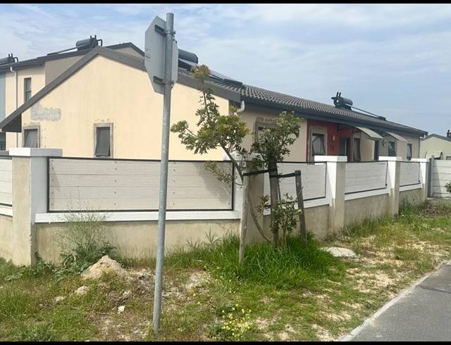 3 BEDROOM HOUSE FOR SALE IN BLACKHEATH INDUSTRIAL